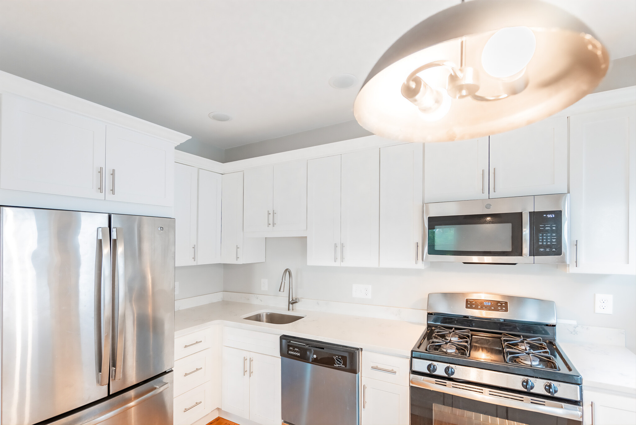 3 bed, 1 bath apartment for rent at 394 Centre St Unit 3, Jamaica Plain — photo 24 of 31