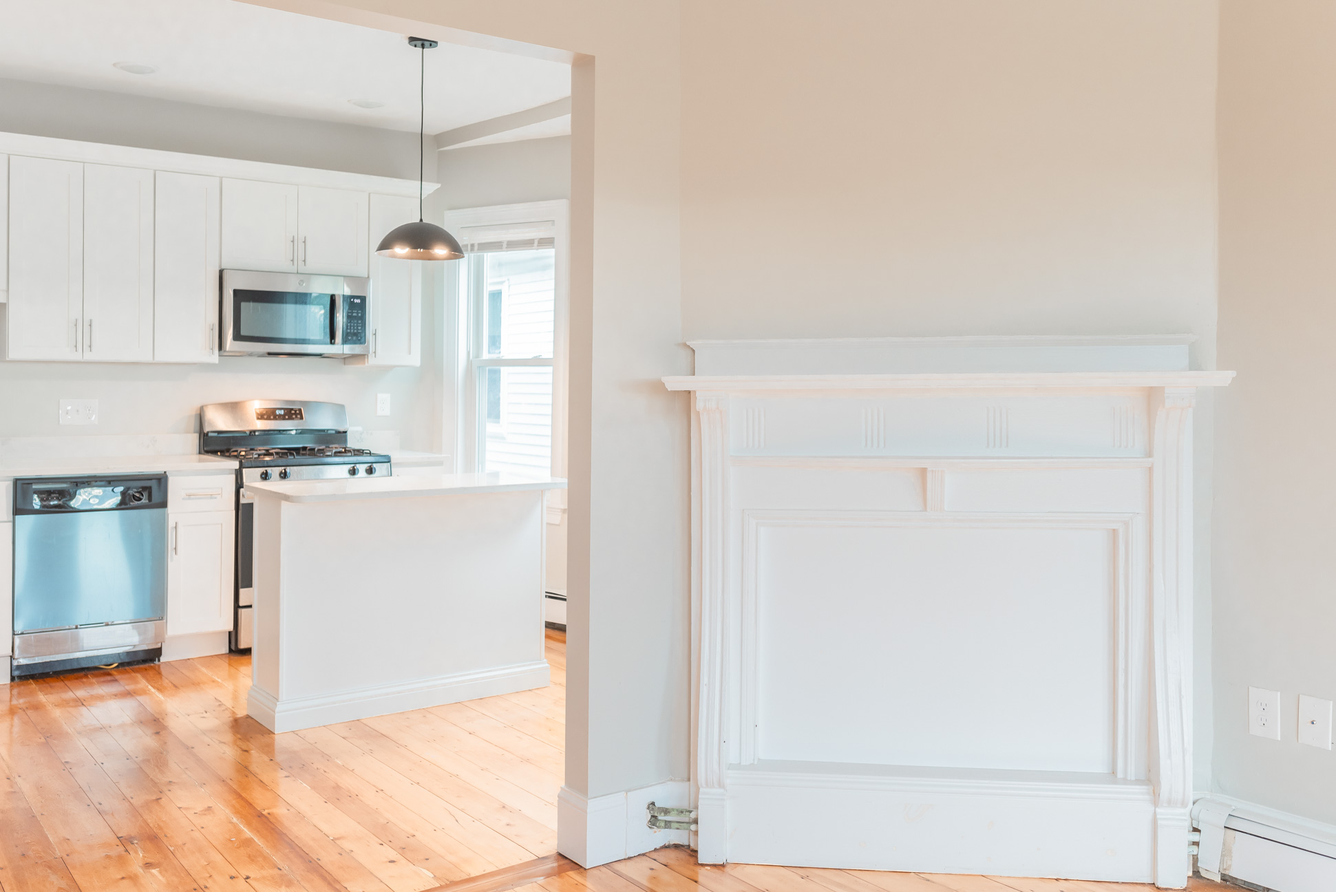 3 bed, 1 bath apartment for rent at 394 Centre St Unit 3, Jamaica Plain — photo 5 of 31