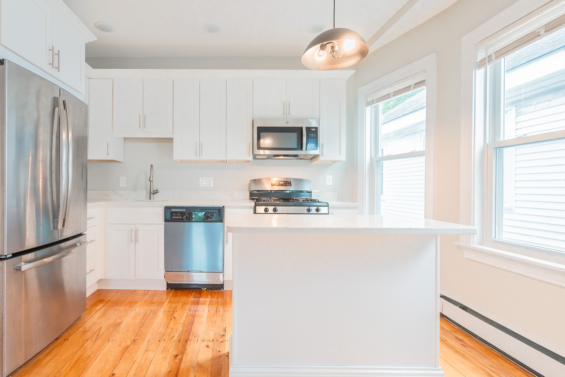 3 bed, 1 bath apartment for rent at 394 Centre St Unit 3, Jamaica Plain — photo 2 of 31