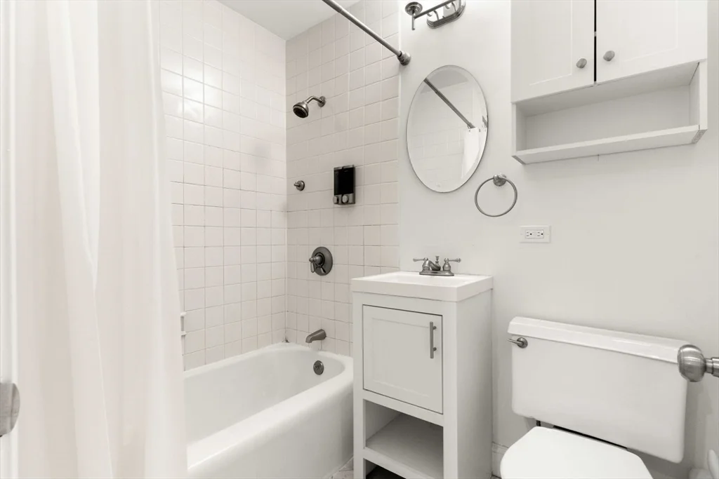 Studio bed, 1 bath apartment for rent at 394 Marlborough St Unit 3, Back Bay — photo 12 of 13