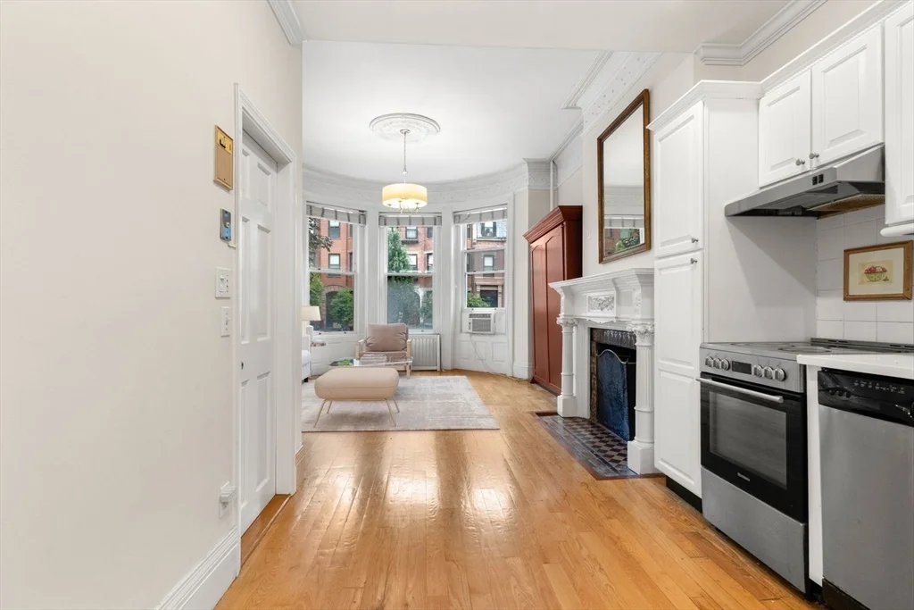 Studio bed, 1 bath apartment for rent at 394 Marlborough St Unit 3, Back Bay — photo 4 of 13