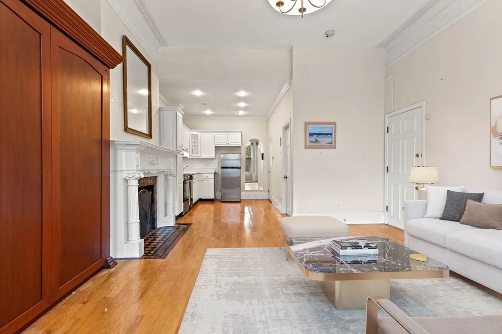 Studio bed, 1 bath apartment for rent at 394 Marlborough St Unit 3, Back Bay — photo 3 of 13