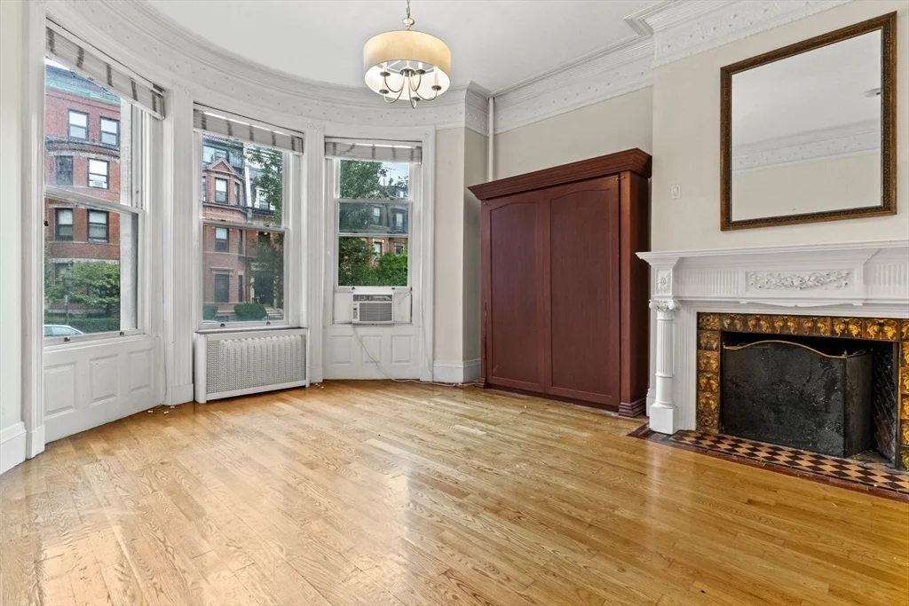 Studio bed, 1 bath apartment for rent at 394 Marlborough St Unit 3, Back Bay — photo 2 of 13