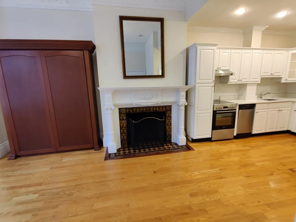 Studio bed, 1 bath apartment for rent at 394 Marlborough St Unit 3, Back Bay — photo 8 of 13