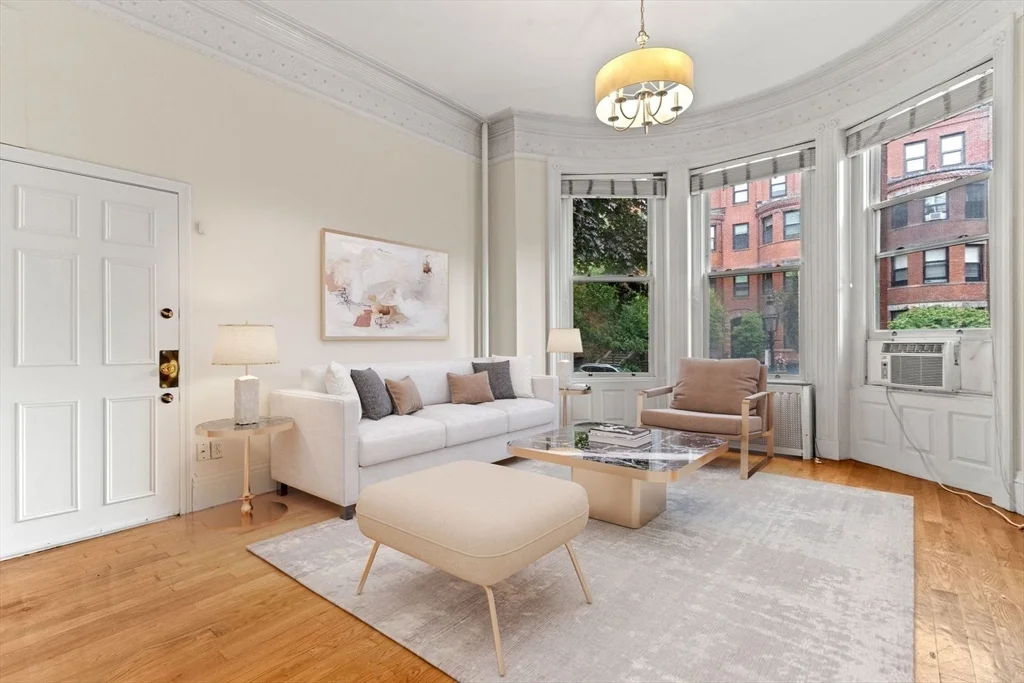 Studio bed, 1 bath apartment for rent at 394 Marlborough St Unit 3, Back Bay