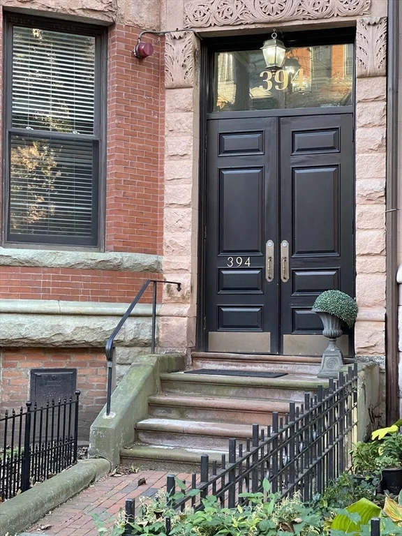 1 bed, 1 bath apartment for rent at 394 Marlborough St Unit 6, Back Bay — photo 2 of 12