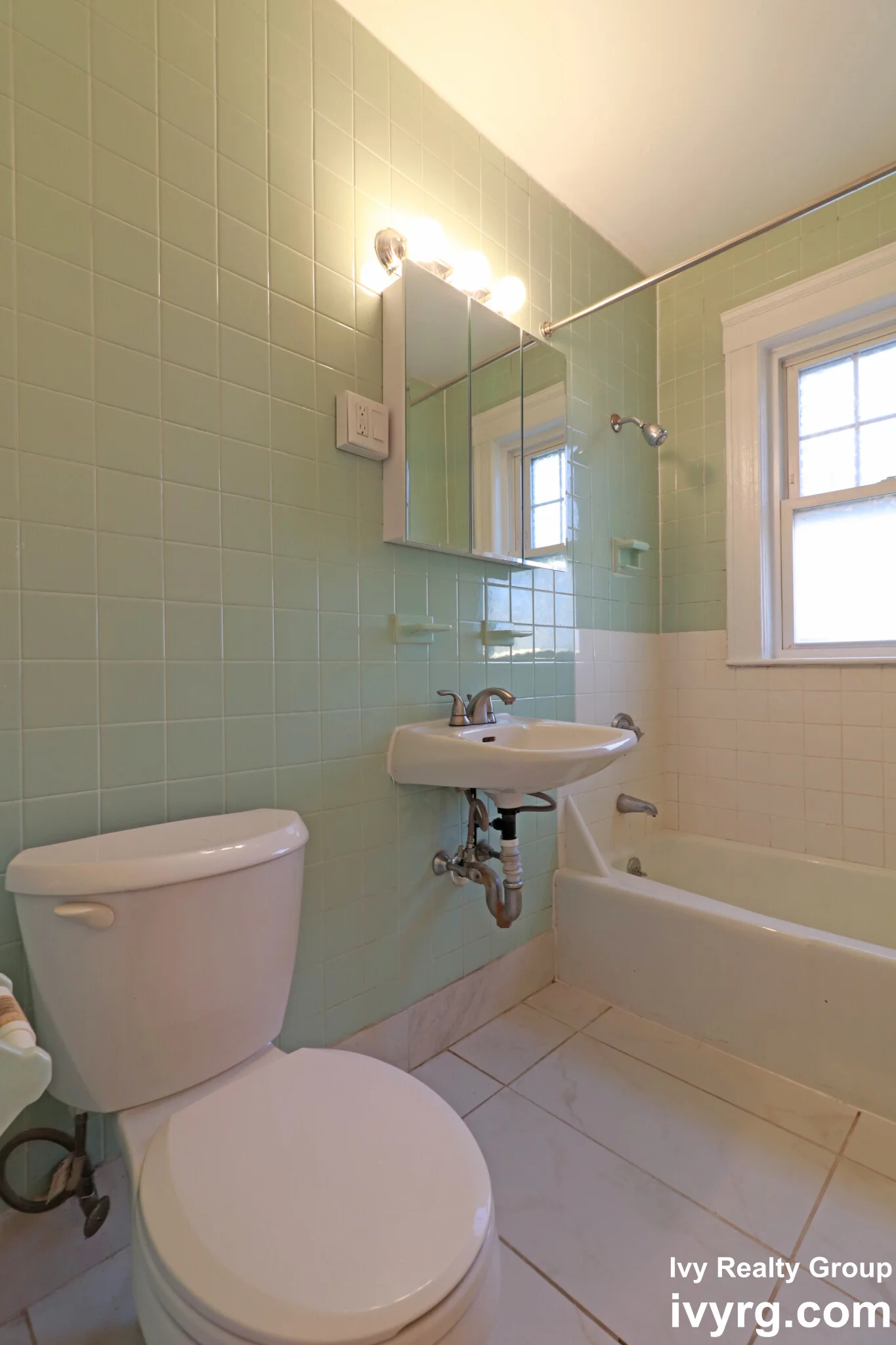 3 bed, 1 bath apartment for rent at 394 Mount Auburn St Unit 394, East Watertown — photo 16 of 21