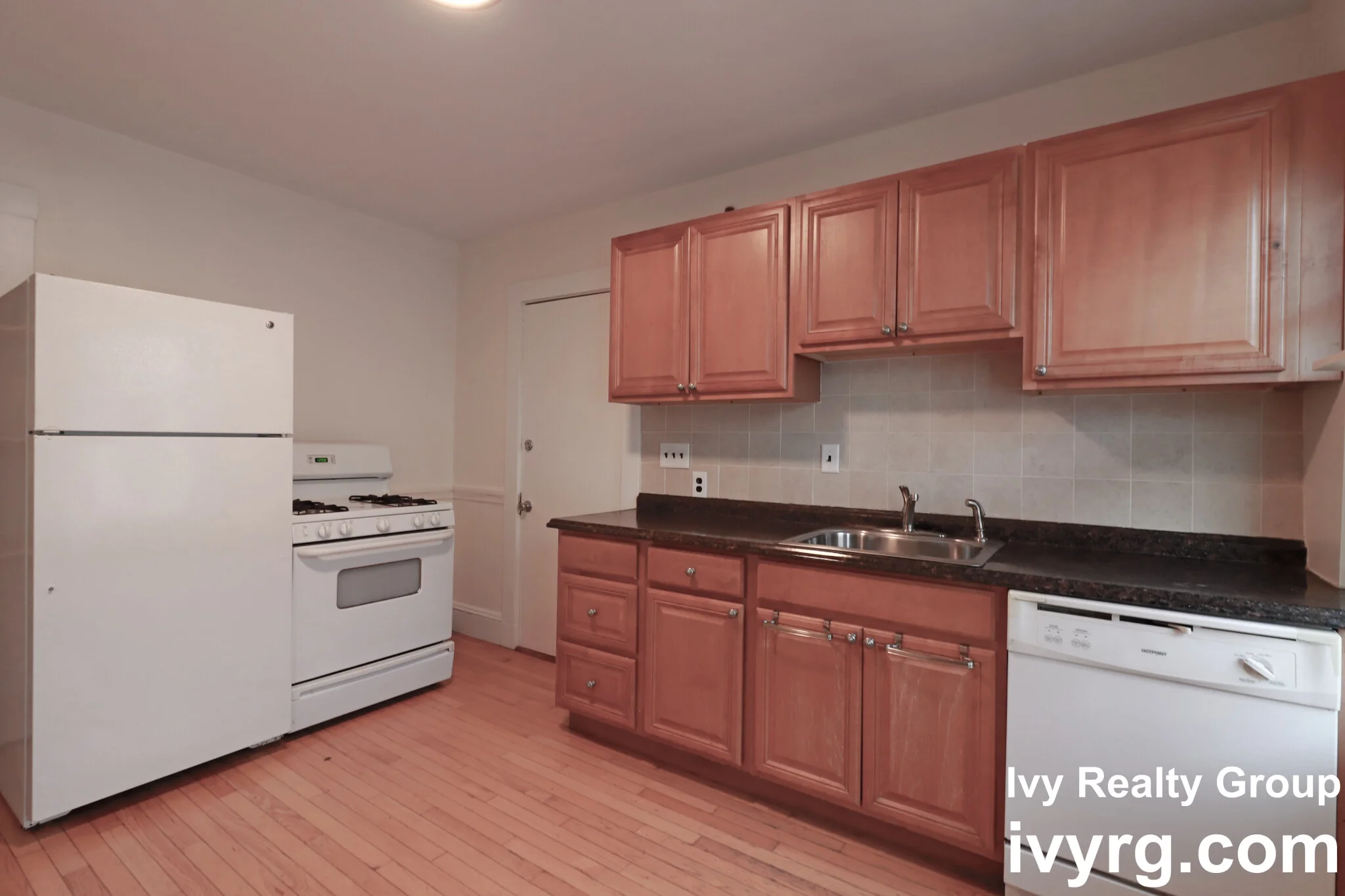 3 bed, 1 bath apartment for rent at 394 Mount Auburn St Unit 394, East Watertown — photo 11 of 21