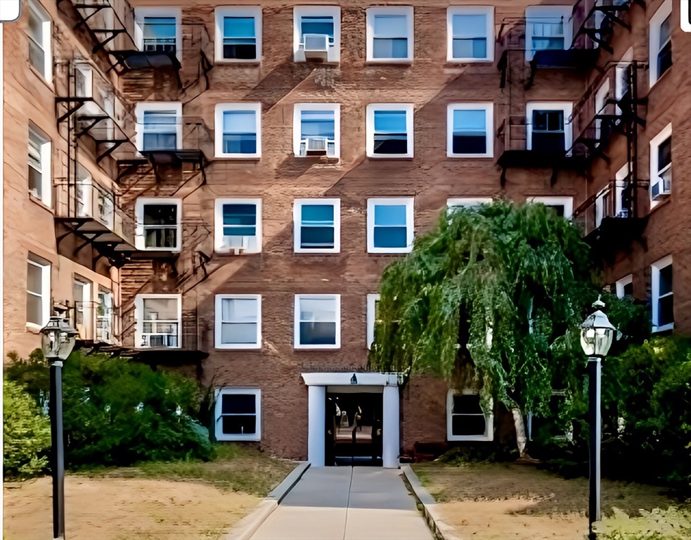 1 bed, 1 bath apartment for rent at 395 Broadway Unit R3F, Mid-Cambridge