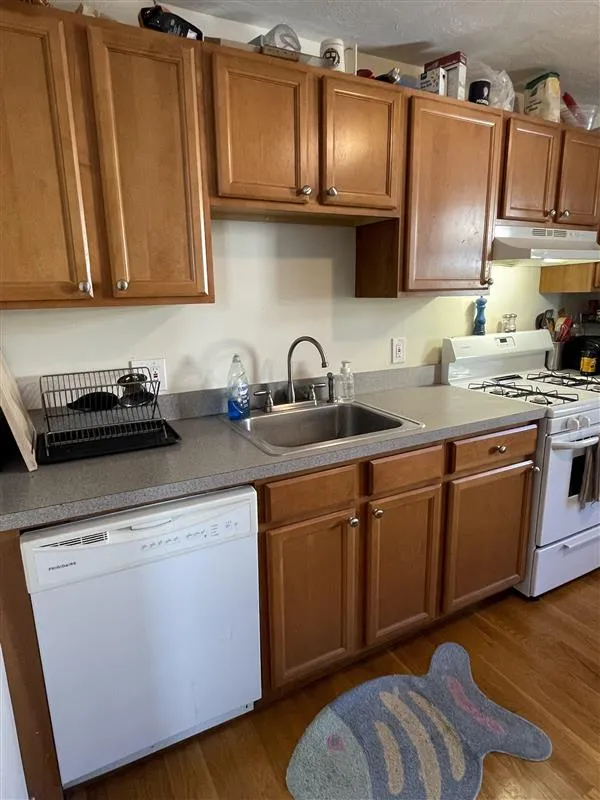 2 bed, 1 bath apartment for rent at 395 Columbia St Unit 2, Wellington-Harrington — photo 2 of 17