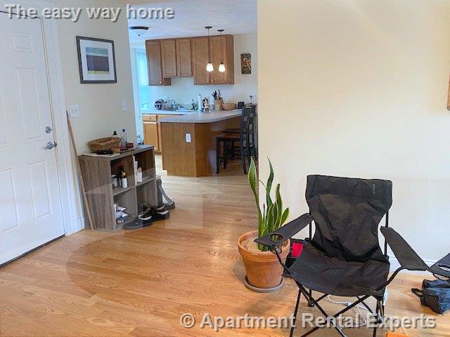 2 bed, 1 bath apartment for rent at 395 Columbia St Unit 3, Inman Square — photo 4 of 19