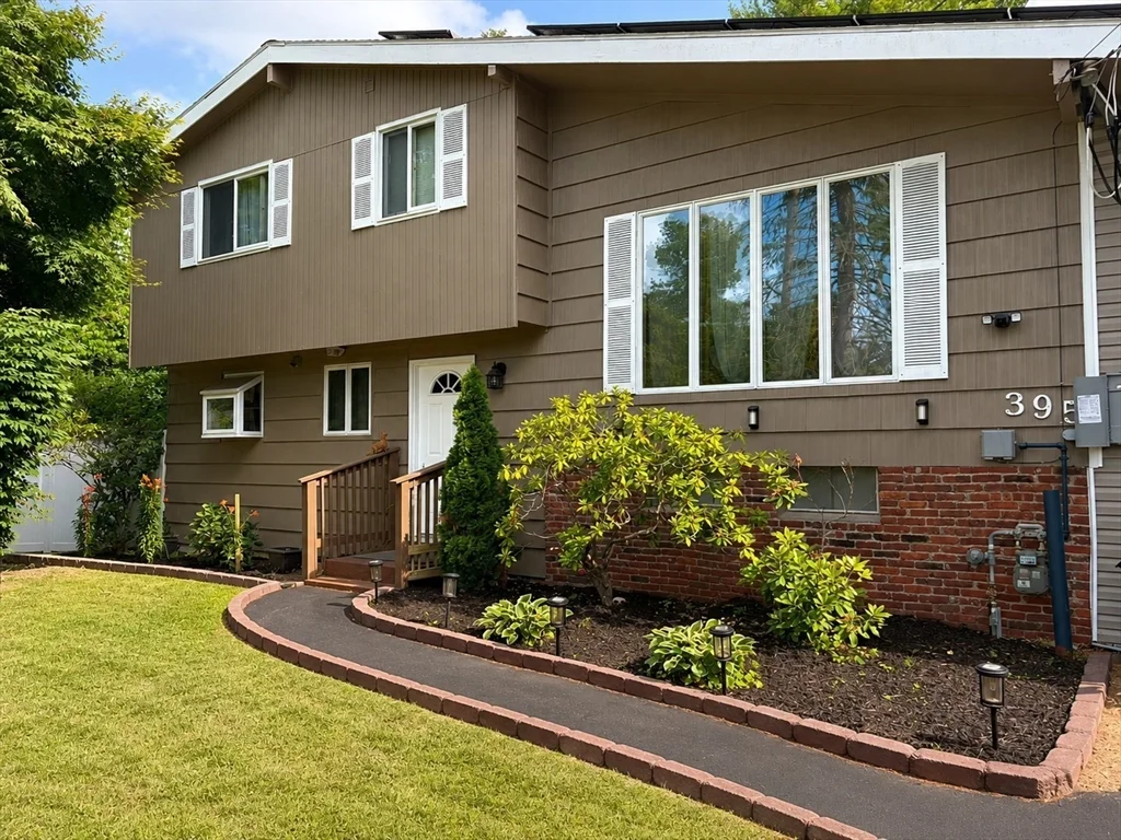 3 bed, 3 bath apartment for rent at 395 East St, Sharon — photo 1 of 21