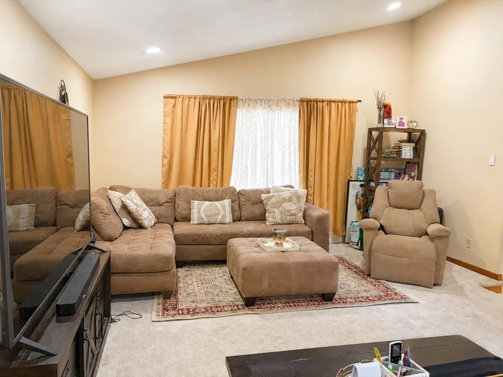 3 bed, 3 bath apartment for rent at 395 East St, Sharon — photo 8 of 21