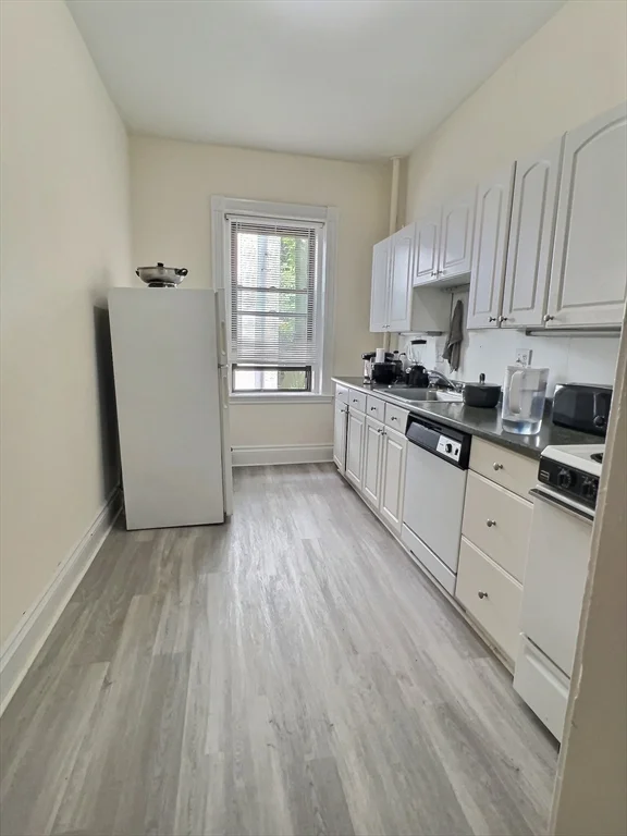 1 bed, 1 bath apartment for rent at 395 Harvard Unit 2, Coolidge Corner — photo 4 of 7