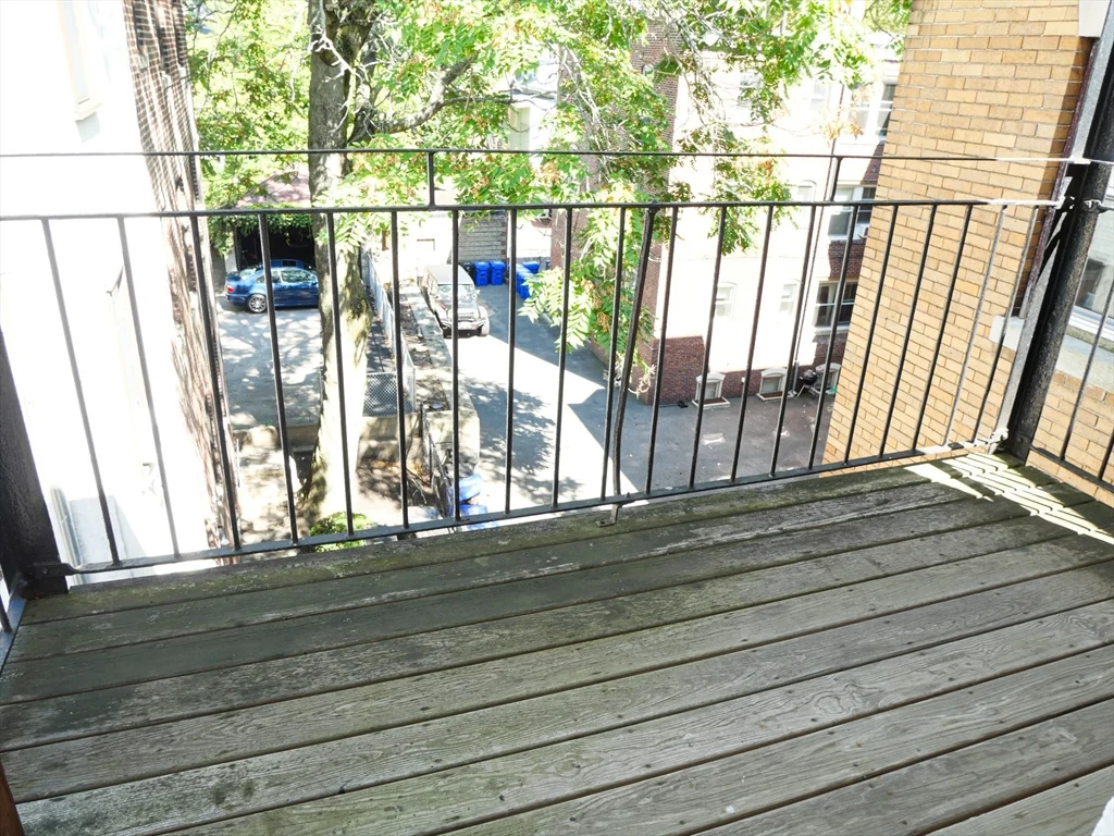 1 bed, 1 bath apartment for rent at 395 Harvard Unit 6, Coolidge Corner — photo 7 of 8