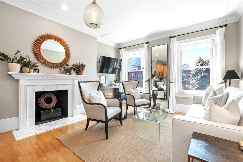 1 bed, 1 bath apartment for rent at 395 Marlborough St Unit 9, Back Bay