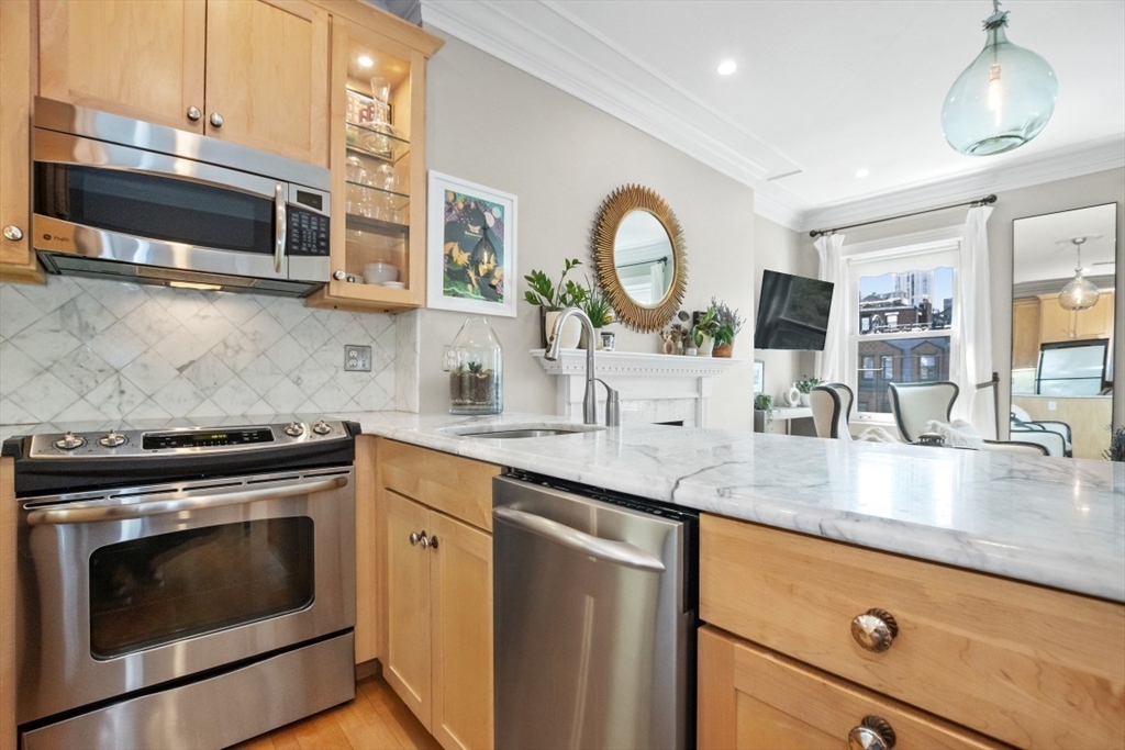 1 bed, 1 bath apartment for rent at 395 Marlborough St Unit 9, Back Bay — photo 6 of 32