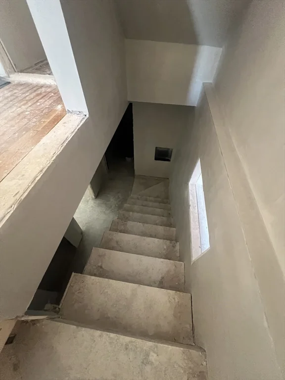 4 bed, 2 bath apartment for rent at 395 W 4th St Unit 1, South Boston — photo 16 of 30