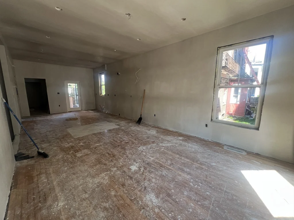 4 bed, 2 bath apartment for rent at 395 W 4th St Unit 1, South Boston — photo 13 of 30