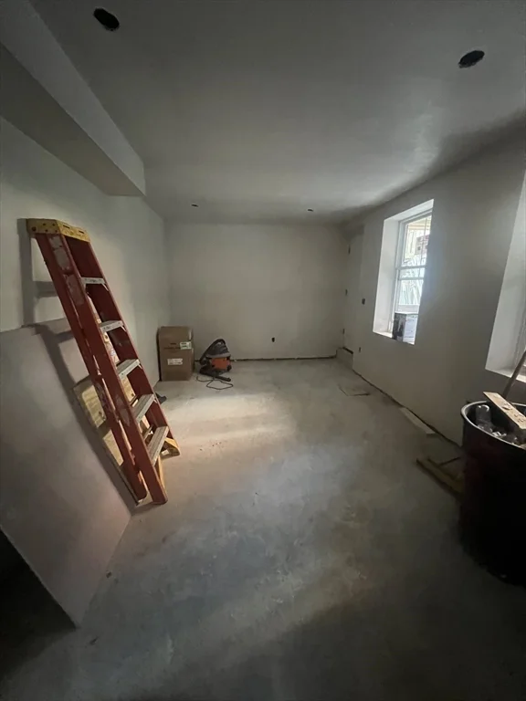 4 bed, 2 bath apartment for rent at 395 W 4th St Unit 1, South Boston — photo 27 of 30