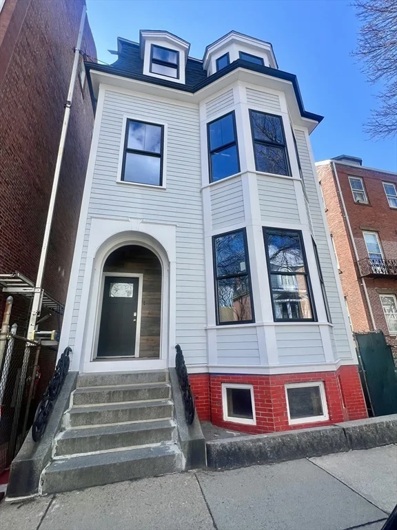 4 bed, 2 bath apartment for rent at 395 W 4th St Unit 2, South Boston — photo 1 of 34