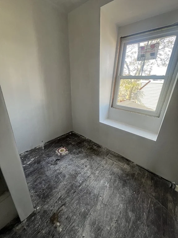4 bed, 2 bath apartment for rent at 395 W 4th St Unit 2, South Boston — photo 17 of 34