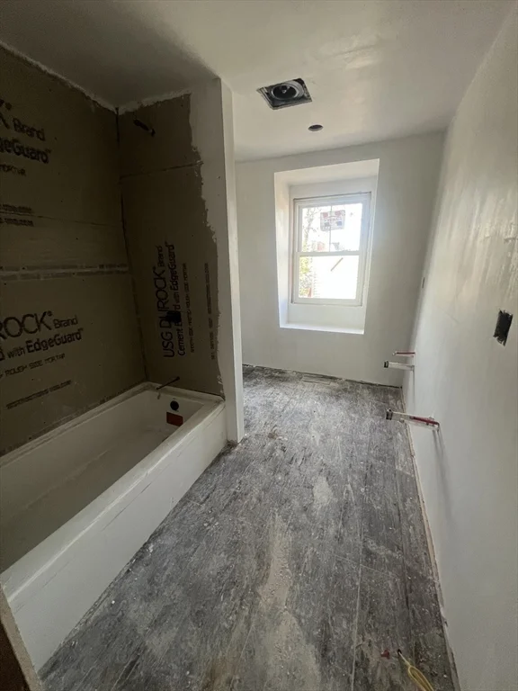 4 bed, 2 bath apartment for rent at 395 W 4th St Unit 2, South Boston — photo 16 of 34