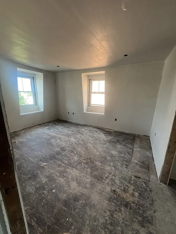 4 bed, 2 bath apartment for rent at 395 W 4th St Unit 2, South Boston — photo 15 of 34