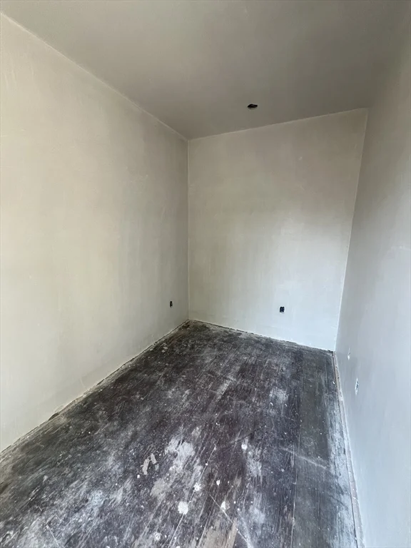 4 bed, 2 bath apartment for rent at 395 W 4th St Unit 2, South Boston — photo 24 of 34