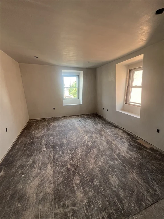 4 bed, 2 bath apartment for rent at 395 W 4th St Unit 2, South Boston — photo 12 of 34