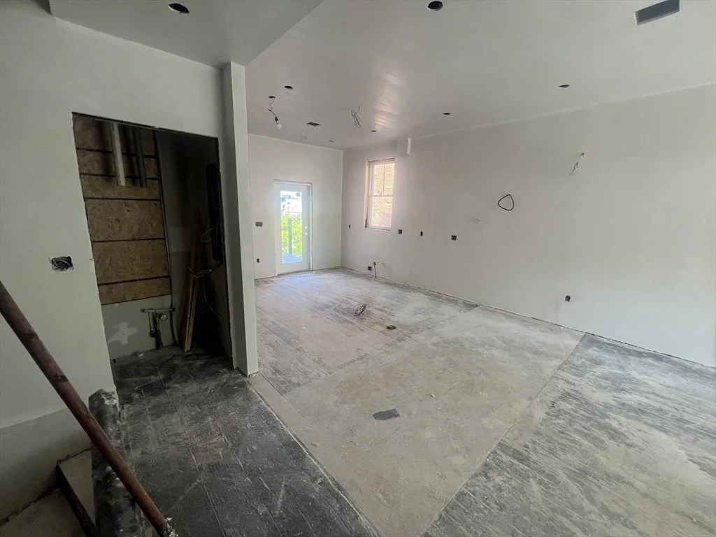 4 bed, 2 bath apartment for rent at 395 W 4th St Unit 2, South Boston — photo 18 of 34
