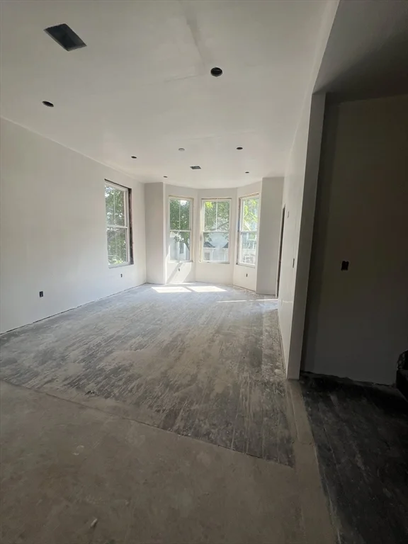 4 bed, 2 bath apartment for rent at 395 W 4th St Unit 2, South Boston — photo 19 of 34