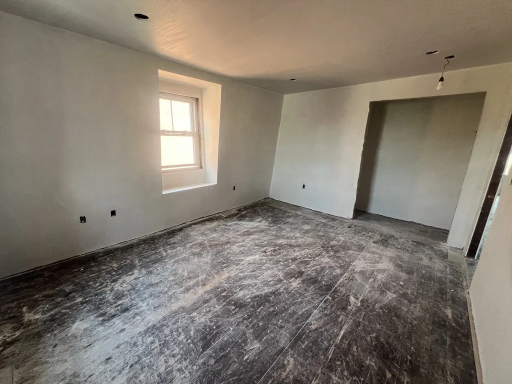 4 bed, 2 bath apartment for rent at 395 W 4th St Unit 2, South Boston — photo 14 of 34