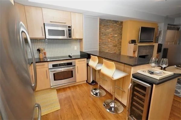 1 bed, 1 bath apartment for rent at 396 Beacon St Unit 7, Back Bay — photo 2 of 14