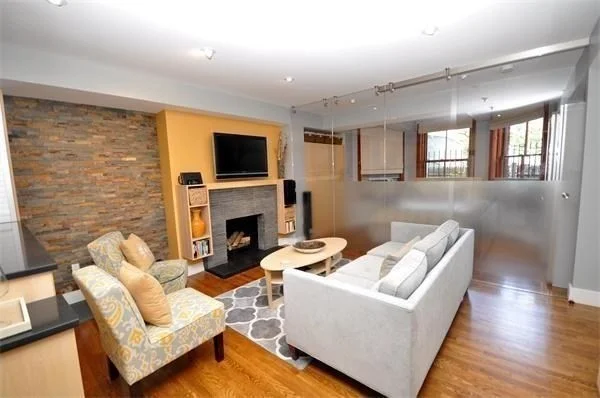 1 bed, 1 bath apartment for rent at 396 Beacon St Unit 7, Back Bay