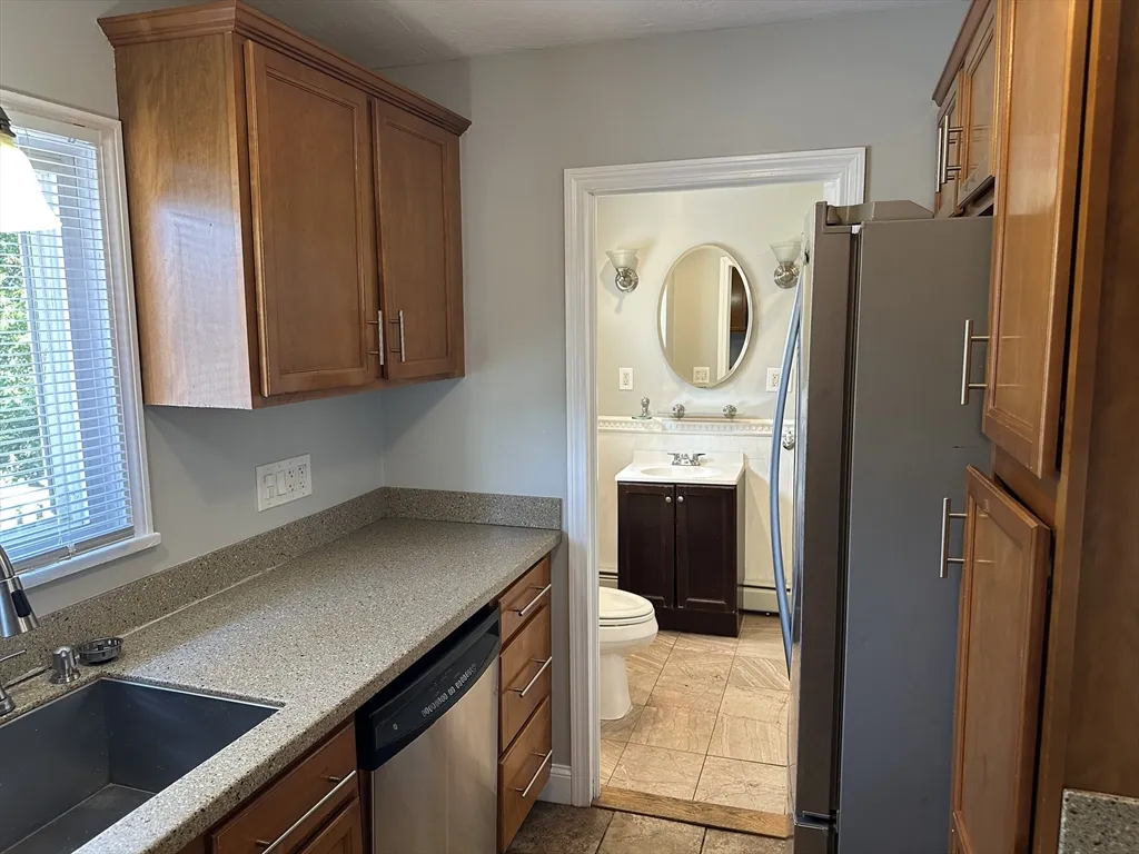 3 bed, 1 bath apartment for rent at 396 Durfee St Unit 1, Fall River — photo 6 of 13