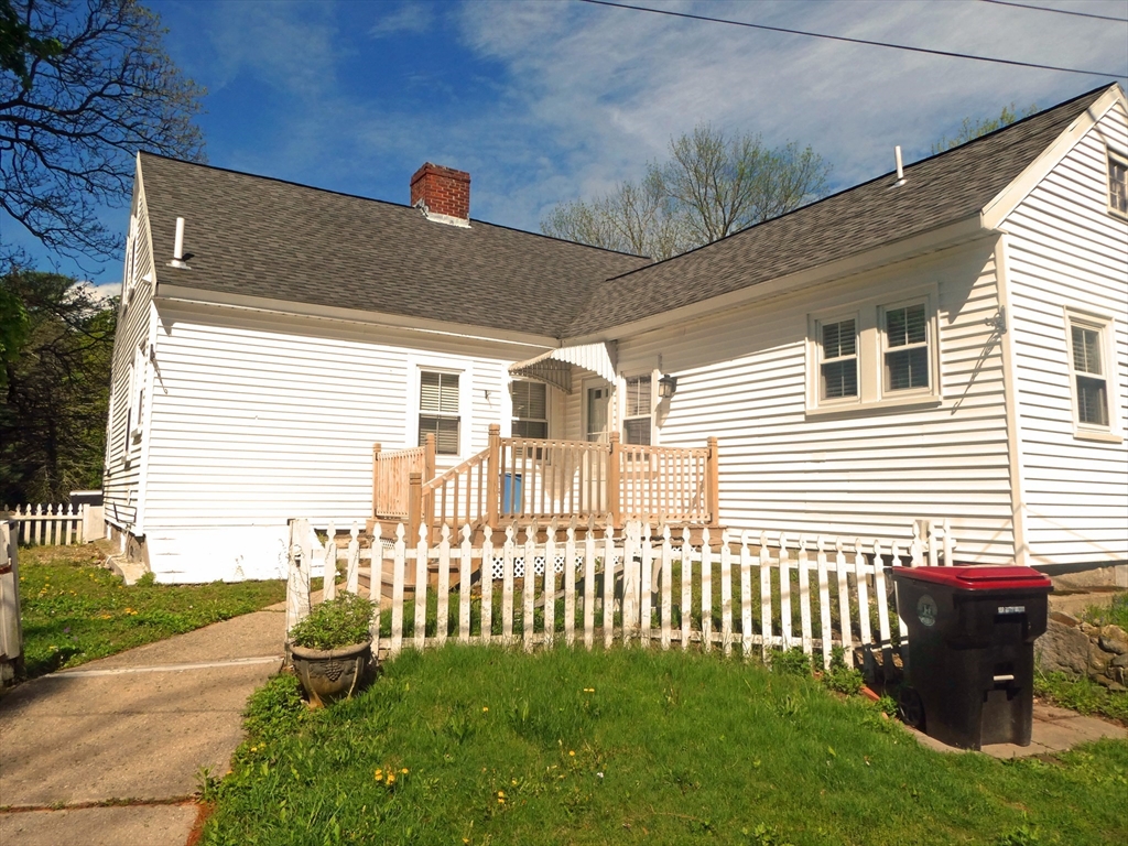 3 bed, 1 bath apartment for rent at 396 Pearl St Unit HOUSE, Brockton — photo 4 of 15