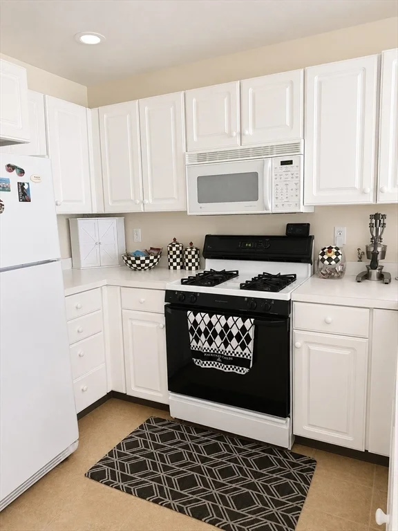 2 bed, 2 bath apartment for rent at 396 Tilden Commons Ln Unit 396, Braintree Highlands — photo 4 of 17