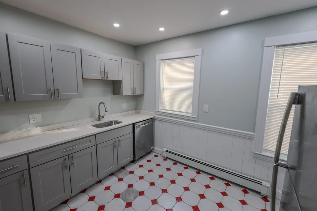3 bed, 1 bath apartment for rent at 3960 Washington St Unit 2, Roslindale — photo 5 of 20