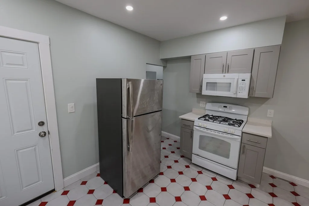 3 bed, 1 bath apartment for rent at 3960 Washington St Unit 2, Roslindale — photo 6 of 20