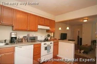 2 bed, 1 bath apartment for rent at 397.5 Columbia St Unit 2, Inman Square — photo 3 of 17