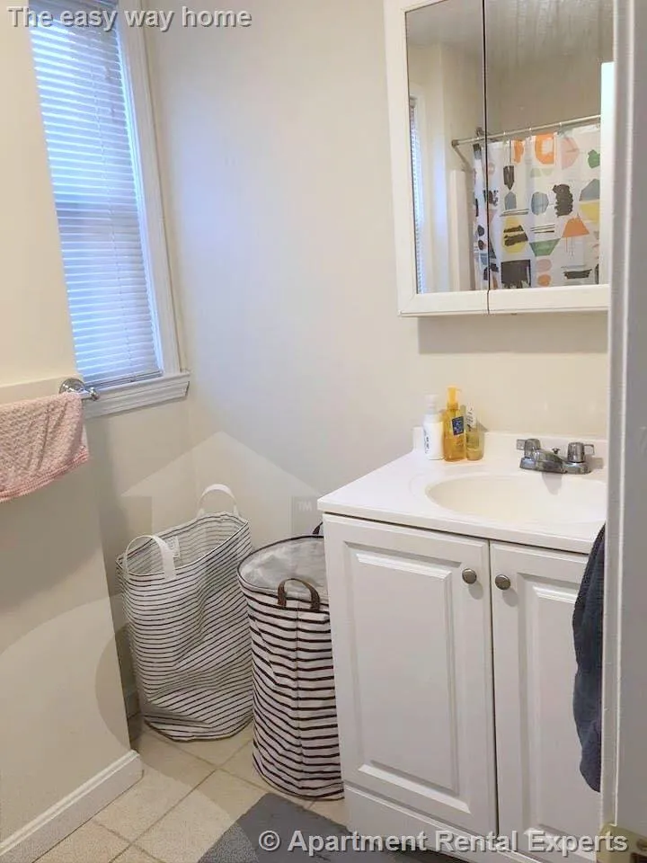 2 bed, 1 bath apartment for rent at 397.5 Columbia St Unit 2, Inman Square — photo 8 of 17