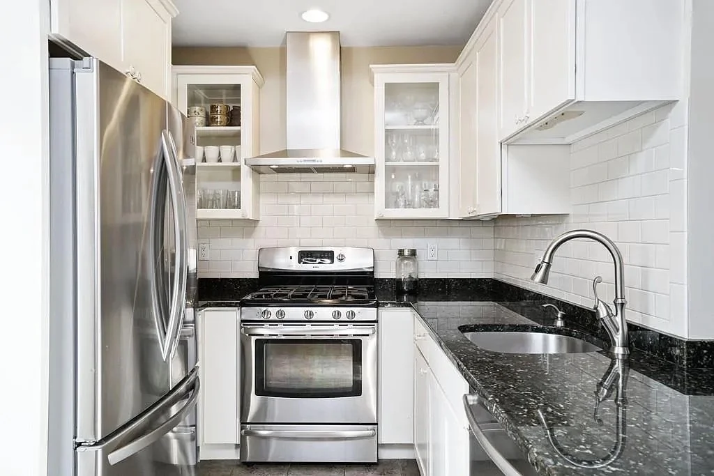 3 bed, 2 bath apartment for rent at 397 E 5th St Unit 1, South Boston — photo 1 of 14