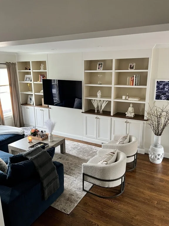 3 bed, 2 bath apartment for rent at 397 E 5th St Unit 1, South Boston — photo 5 of 14