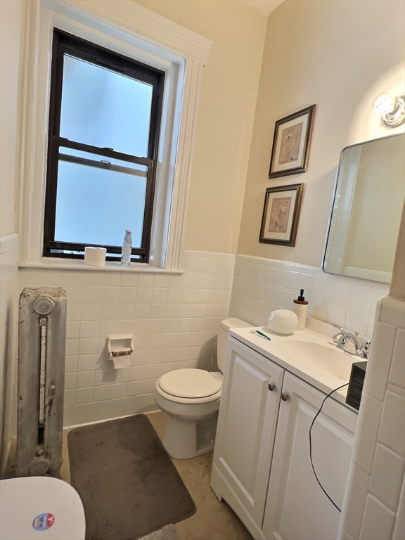 2 bed, 1.5 bath apartment for rent at 397 Harvard St Unit 2, North Brookline — photo 10 of 11