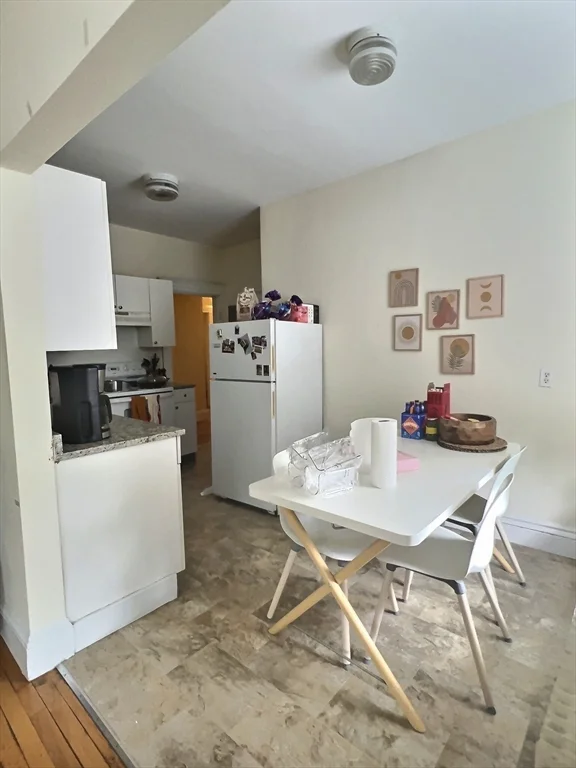 2 bed, 1 bath apartment for rent at 397 Harvard Unit 4, Coolidge Corner — photo 5 of 10