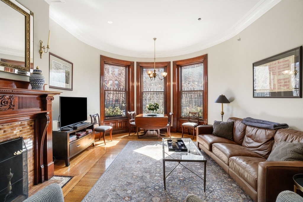 1 bed, 1 bath apartment for rent at 397 Marlborough St Unit 1, Back Bay — photo 3 of 18
