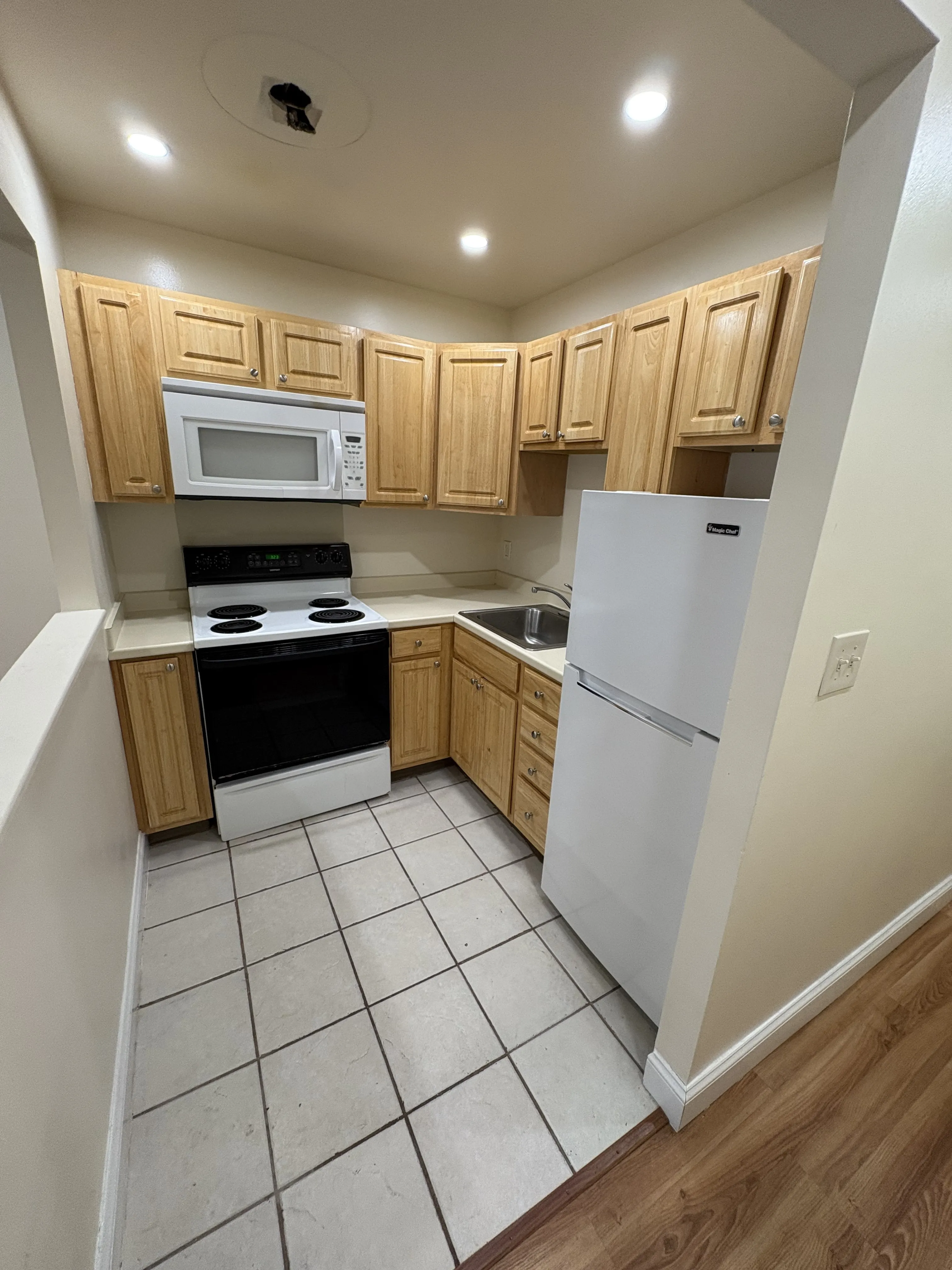 Studio bed, 1 bath apartment for rent at 397 Massachusetts Ave Unit 1, Roxbury — photo 5 of 8