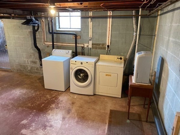 3 bed, 1 bath apartment for rent at 397 Massasoit Rd, Quinsigamond Valley — photo 22 of 25
