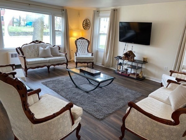 3 bed, 1 bath apartment for rent at 397 Massasoit Rd, Quinsigamond Valley — photo 8 of 25